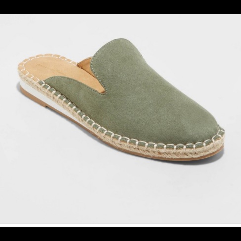 Universal Thread Green Mae Flats